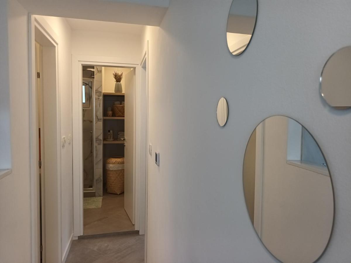 Jesliving Hvar - 2 Bedroom Elegant Apartment With Sea View In Historic Center Of Hvar Town Luaran gambar