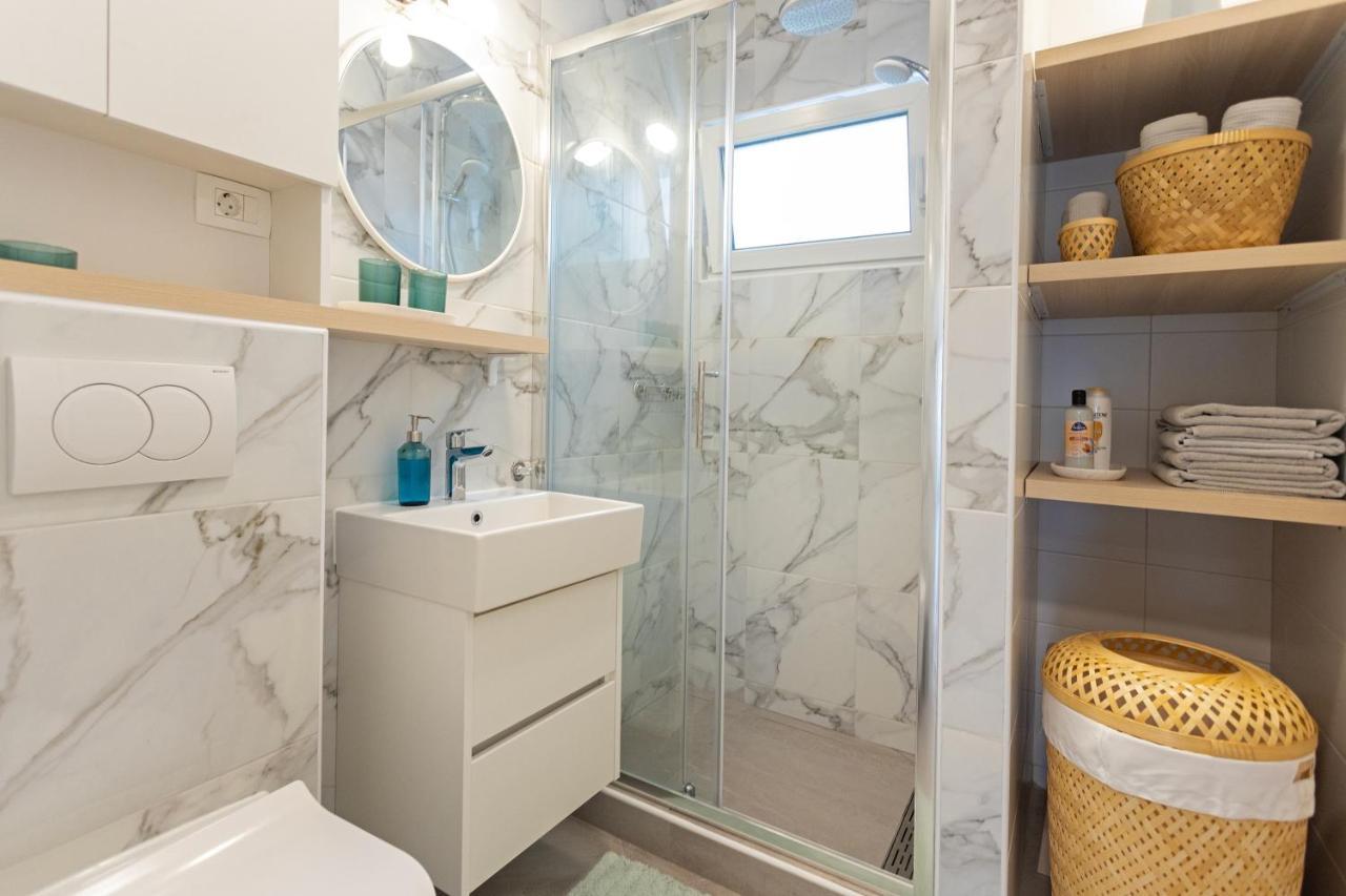Jesliving Hvar - 2 Bedroom Elegant Apartment With Sea View In Historic Center Of Hvar Town Luaran gambar