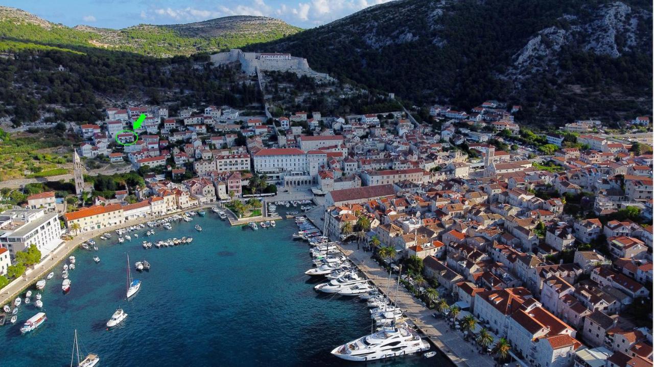 Jesliving Hvar - 2 Bedroom Elegant Apartment With Sea View In Historic Center Of Hvar Town Luaran gambar