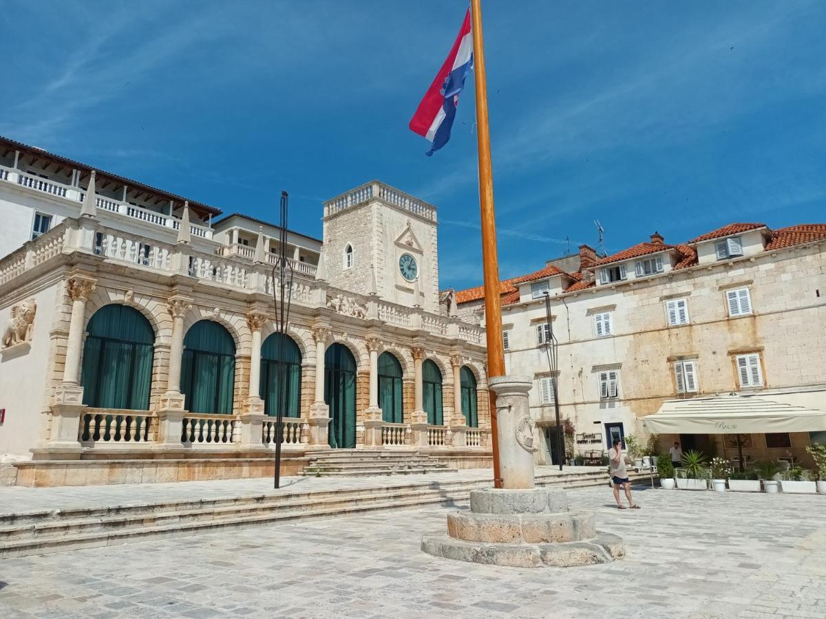 Jesliving Hvar - 2 Bedroom Elegant Apartment With Sea View In Historic Center Of Hvar Town Luaran gambar