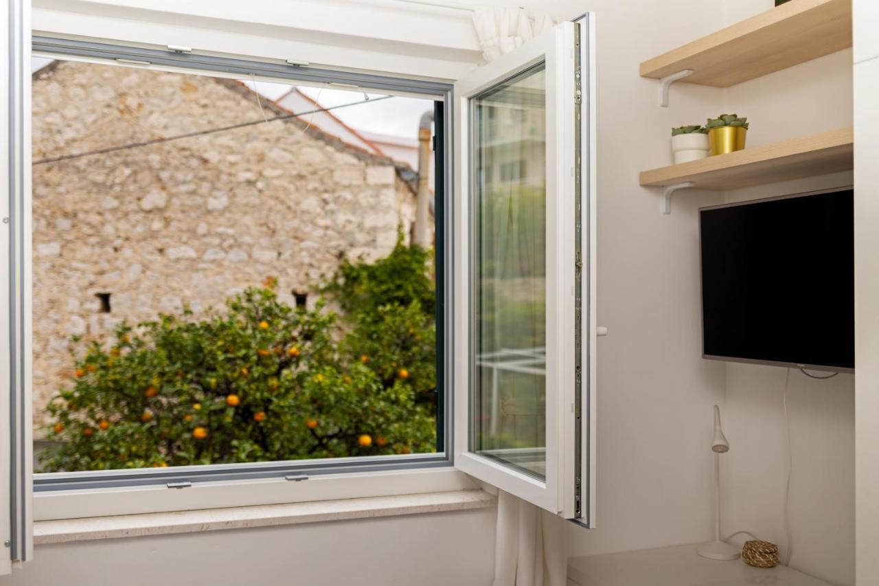 Jesliving Hvar - 2 Bedroom Elegant Apartment With Sea View In Historic Center Of Hvar Town Luaran gambar